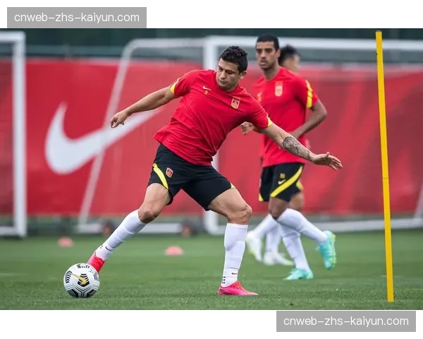 科化训练营推出线上课程，由退役球星主讲“现代足球定位球主罚技巧”