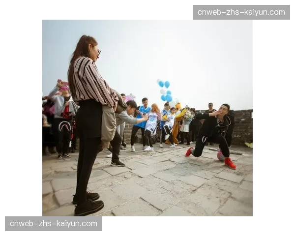 花絮：天津津门虎主场“水滴”出现浪漫求婚，比赛短暂中断获祝福。